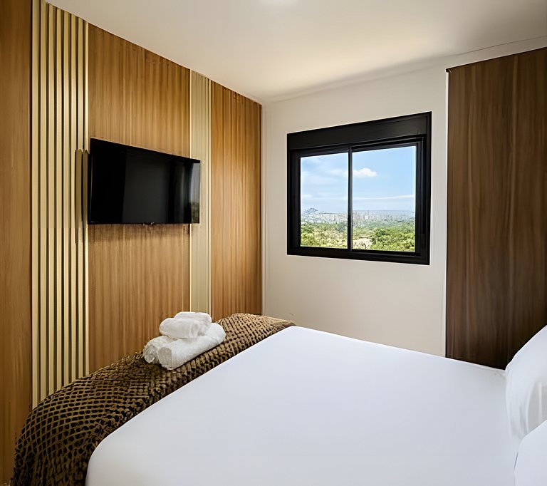 Cobertura Enxoval de Hotel • Piscina • Serv. Praia
