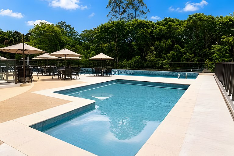 Cobertura Enxoval de Hotel • Piscina • Serv. Praia