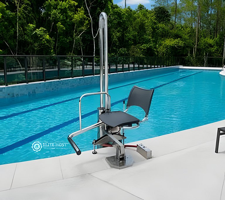 Cobertura Enxoval de Hotel • Piscina • Serv. Praia