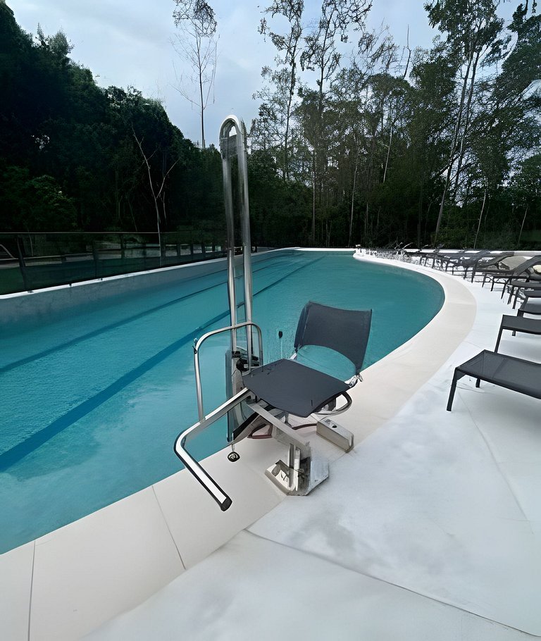 Cobertura Enxoval de Hotel • Piscina • Serv. Praia